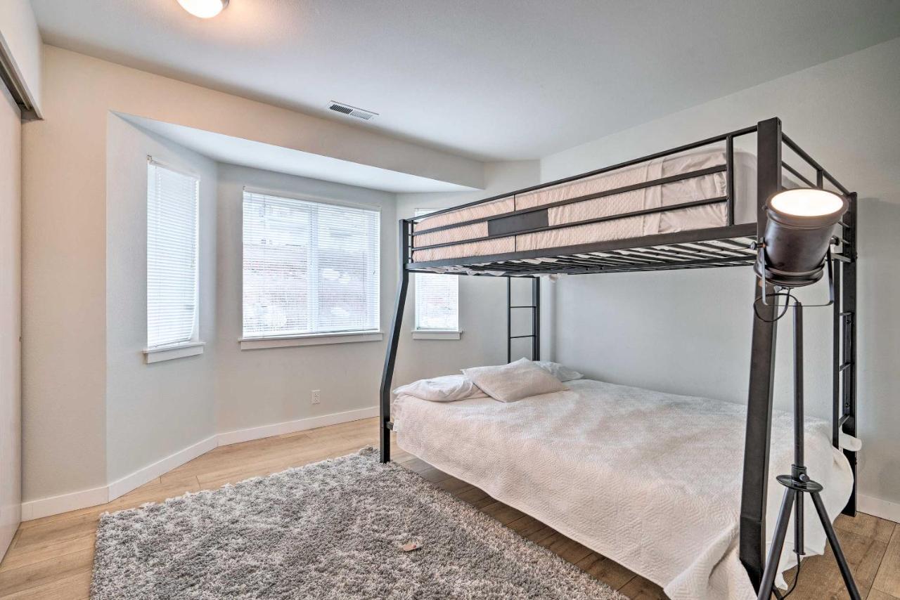 Chic Chelan Condo With Balcony, Walk To Lake And Dtwn! Buitenkant foto