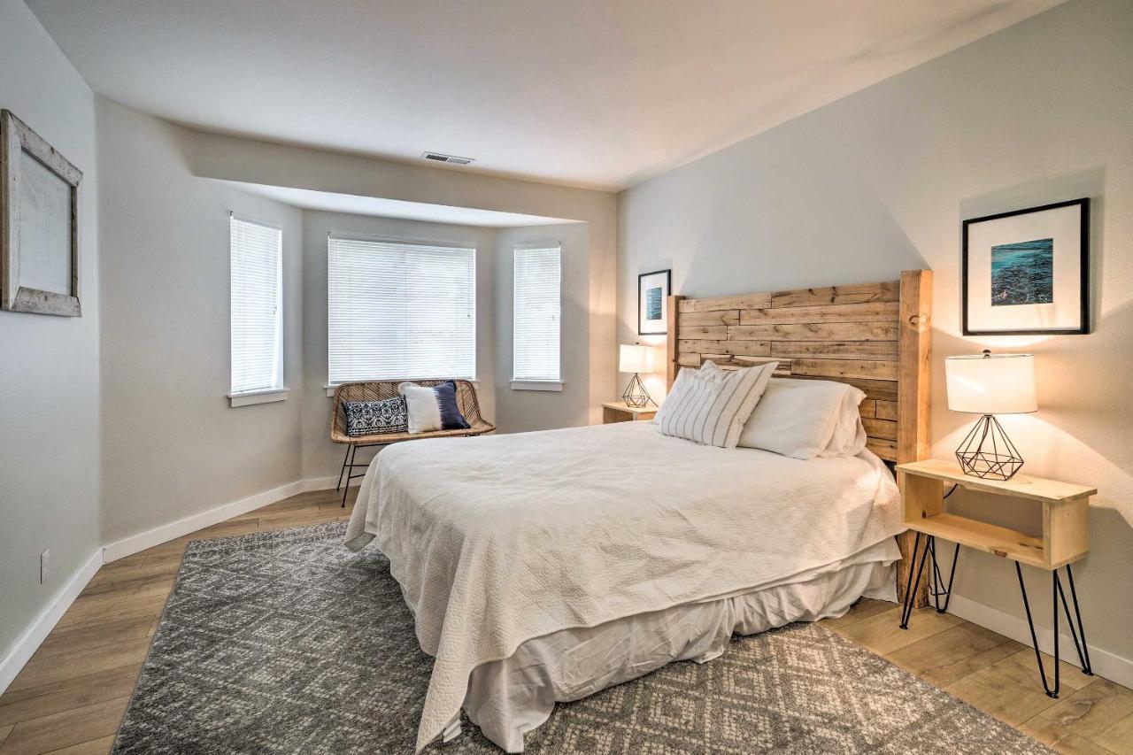 Chic Chelan Condo With Balcony, Walk To Lake And Dtwn! Buitenkant foto